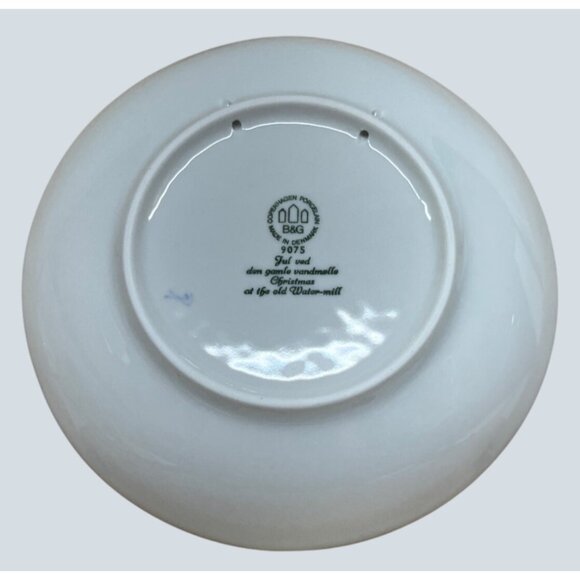 Bing & Grondahl 1975 Christmas at the Old Water Mill Collector Plate 9075 - Picture 2 of 4